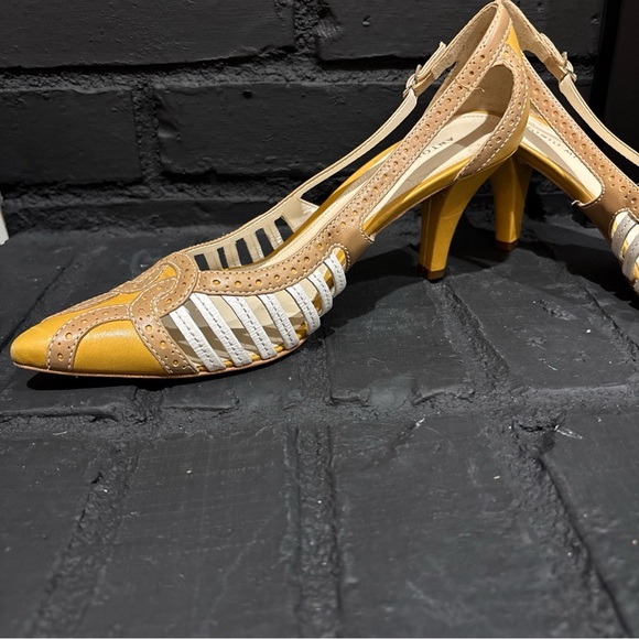 ANTONIO MELANI Yellow and Tan Heels - Picture 2 of 11